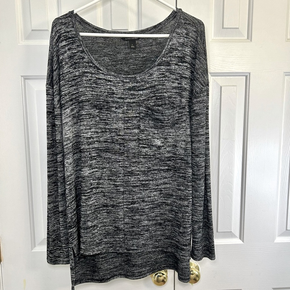 Banana Republic Grey Long Sleeve Scoop Neck High Low Hem Breast Pocket Top Sz XL